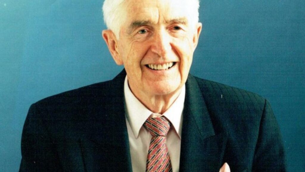 The Sanctuary Runners pay tribute to the late, great Dr Tom Cavanagh